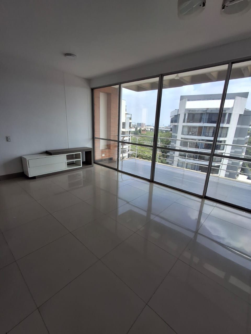 Apartamento en venta Valle Del Cauca Cali Cuarto De Legua - Guadalupe 115 m2 Habitaciones 3 Baños 3 Garajes 1 Precio $550000000