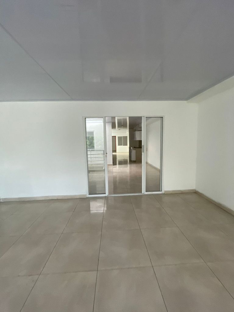 Apartamento en arriendo Valle Del Cauca Cali Aguablanca 65 m2 Habitaciones 3 Baños 1 Garajes 0 Precio $1100000