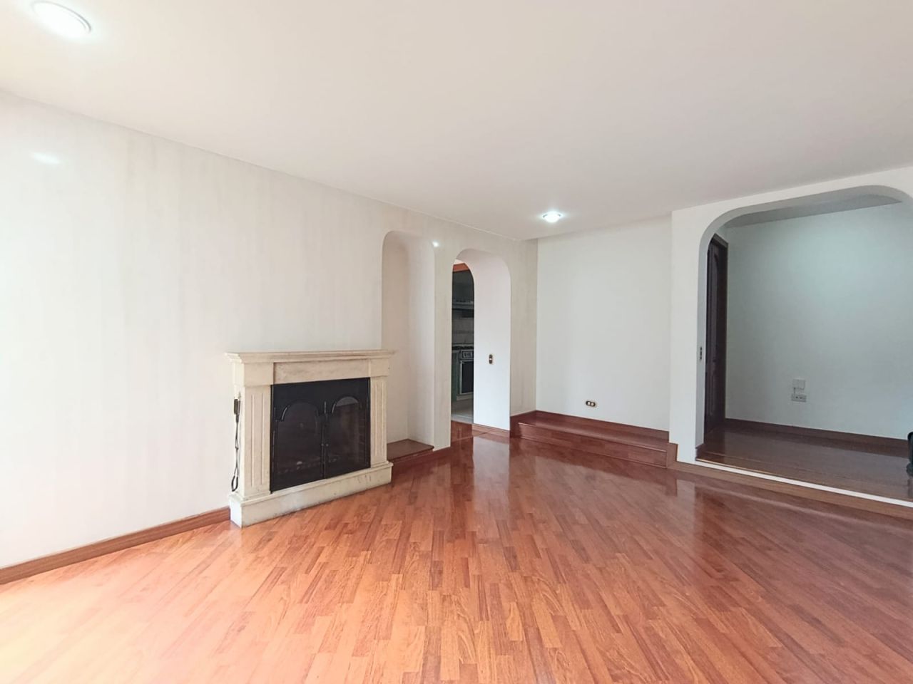 Apartamento en arriendo Cundinamarca Bogotá Prados De La Calleja 140 m2 Habitaciones 3 Baños 2 Garajes 2 Precio $5000000