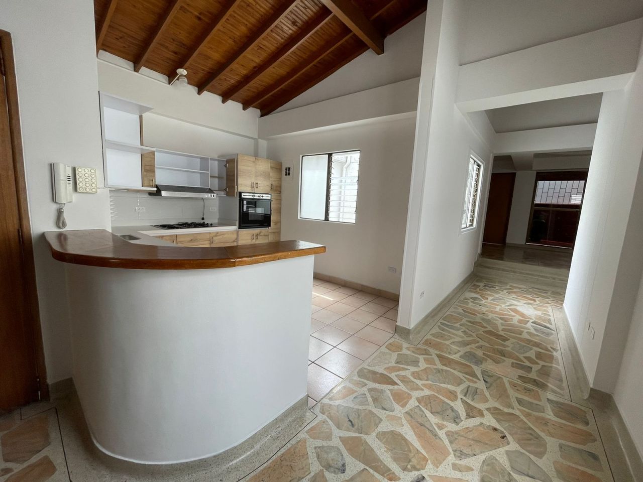 Apartamento en arriendo o venta Antioquia Medellín Calasanz Parte Alta 215 m2 Habitaciones 4 Baños 4 Garajes 1 Precio venta $780000000 Precio arriendo $4250000