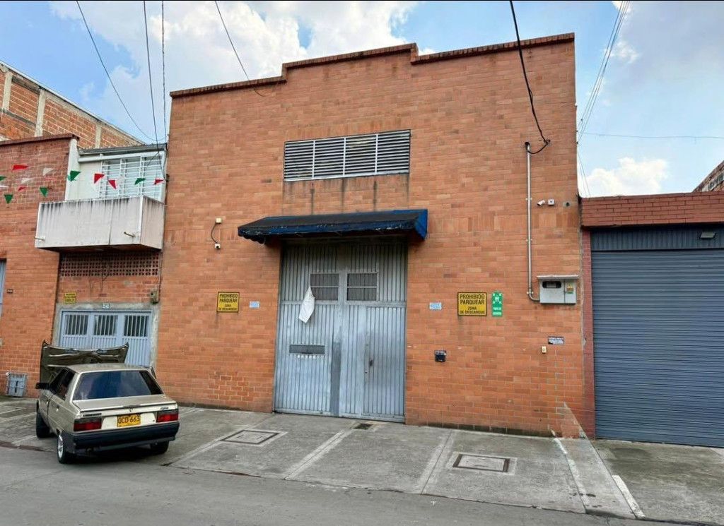 Bodega en arriendo Valle Del Cauca Cali Obrero 308 m2 Habitaciones 0 Baños 3 Garajes 0 Precio $7900000