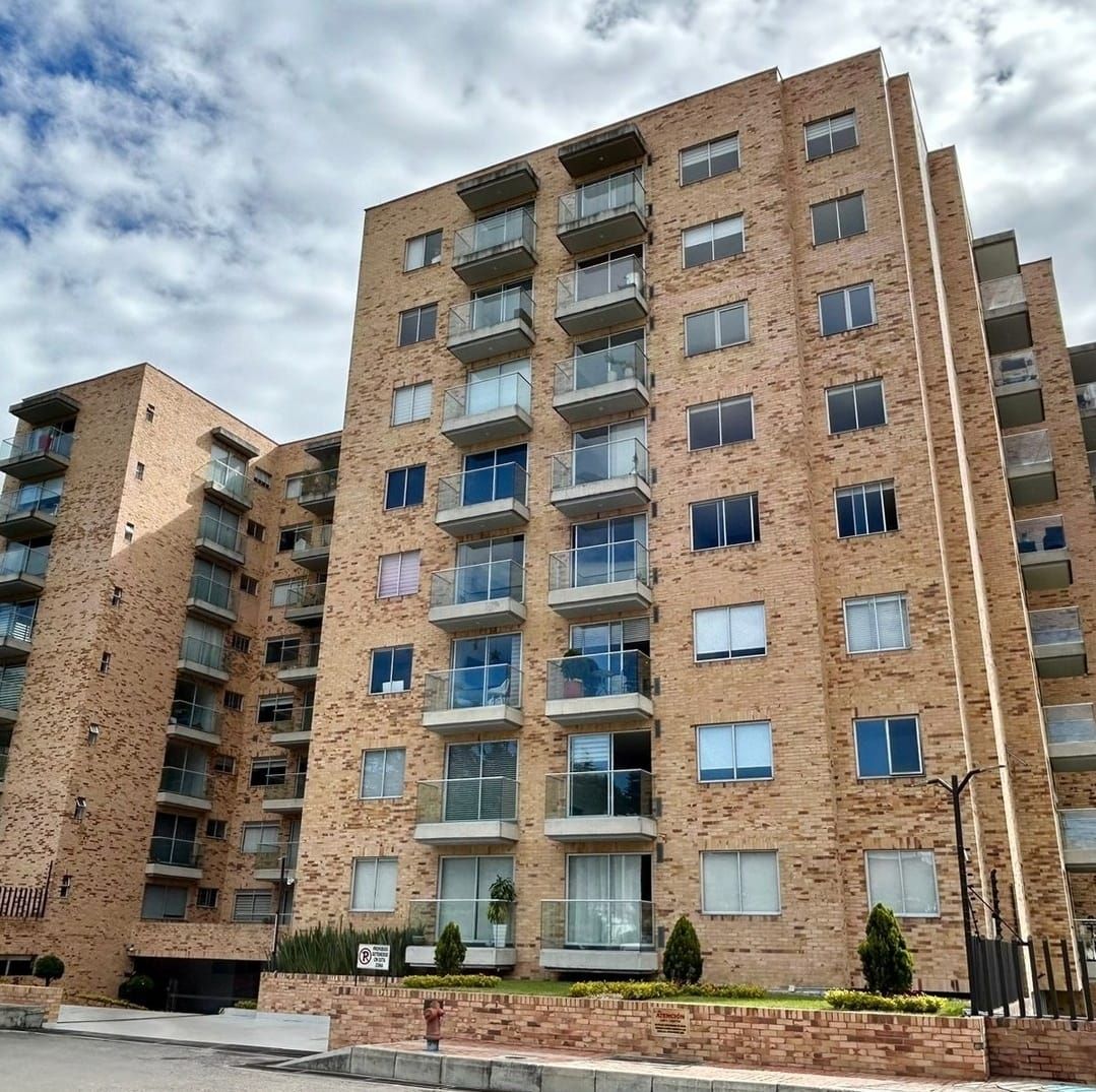 Apartamento en arriendo o venta Cundinamarca Bogotá Club Los Lagartos 50 m2 Habitaciones 1 Baños 2 Garajes 1 Precio venta $430000000 Precio arriendo $3000000