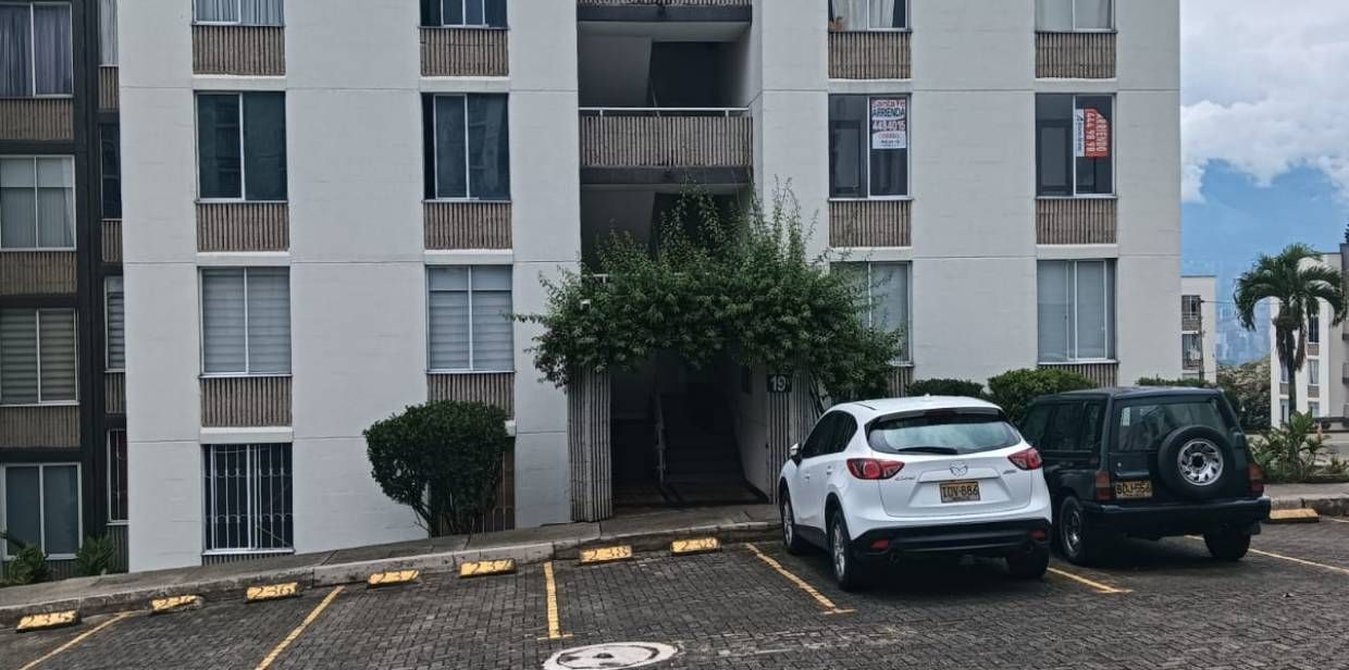 Apartamento en arriendo Antioquia Medellín Santa Teresita 84 m2 Habitaciones 3 Baños 2 Garajes 1 Precio $3200000