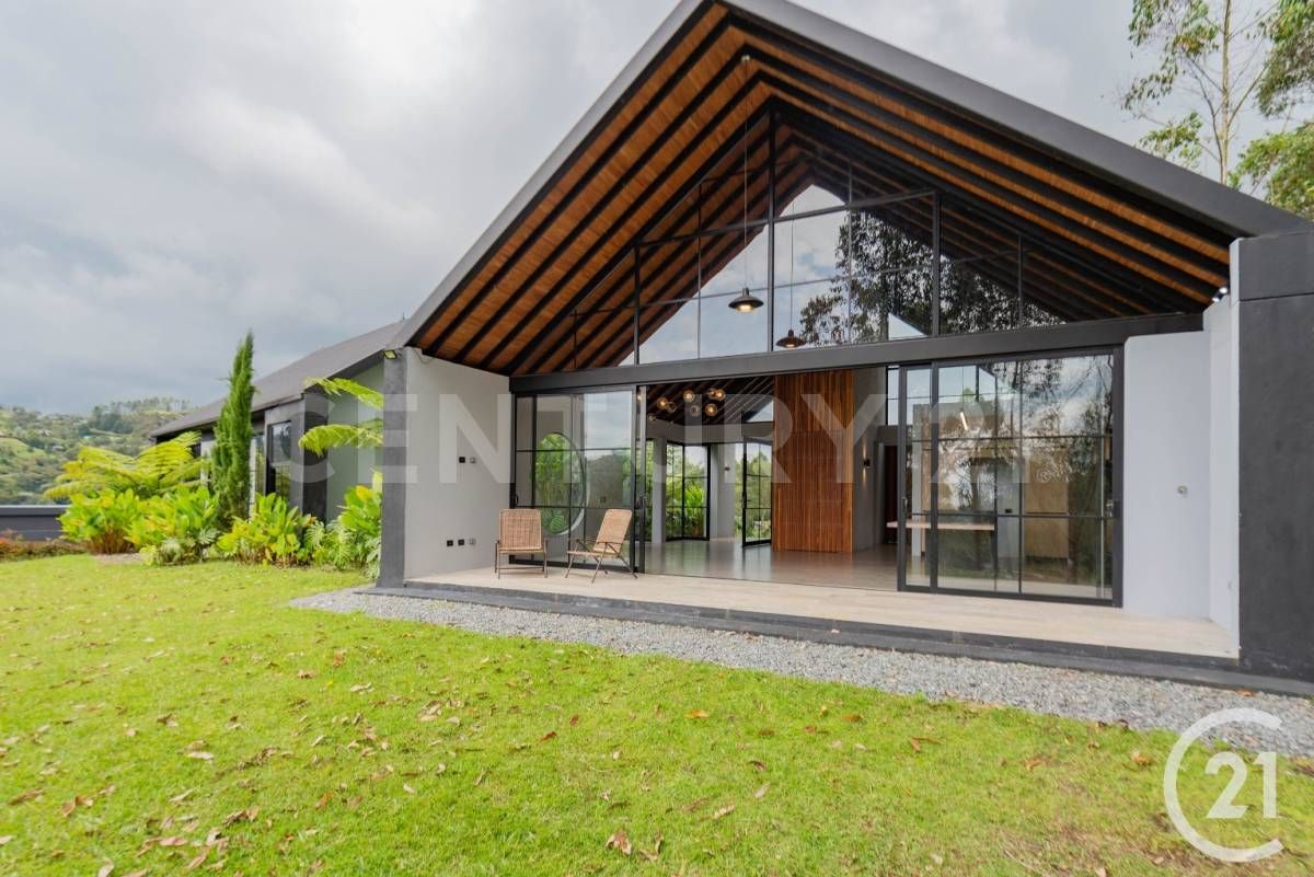 Casa en venta Antioquia El Retiro El Retiro 278 m2 Habitaciones 3 Baños 4 Garajes 0 Precio $2750000000