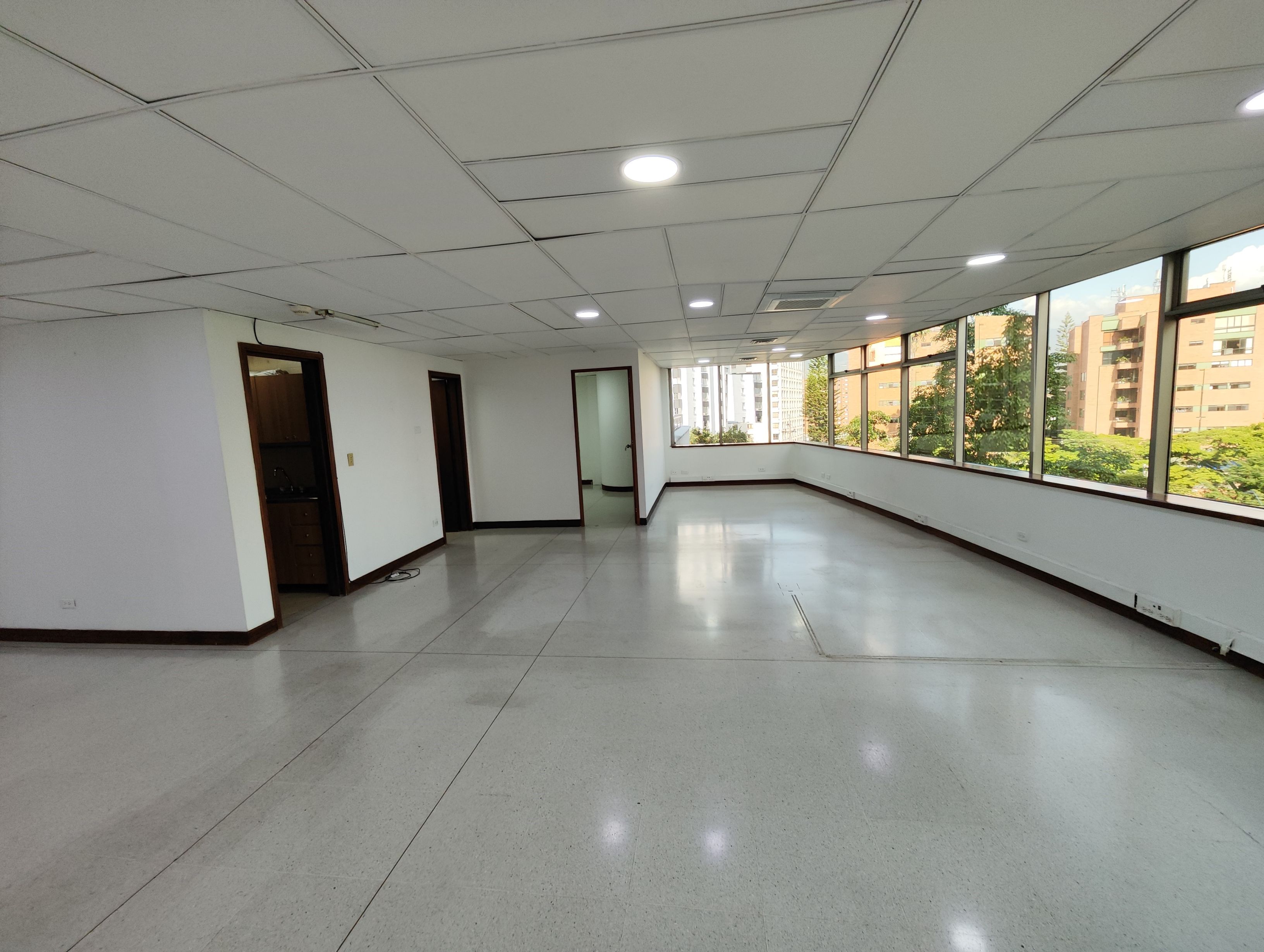Oficina en arriendo Antioquia Medellín Alejandria 117 m2 Habitaciones 0 Baños 1 Garajes 1 Precio $9000000