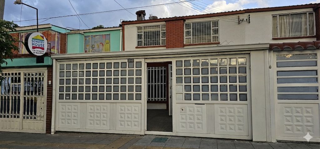 Casa en venta Cundinamarca Bogotá Autopista Muzu 250 m2 Habitaciones 4 Baños 3 Garajes 3 Precio $750000000