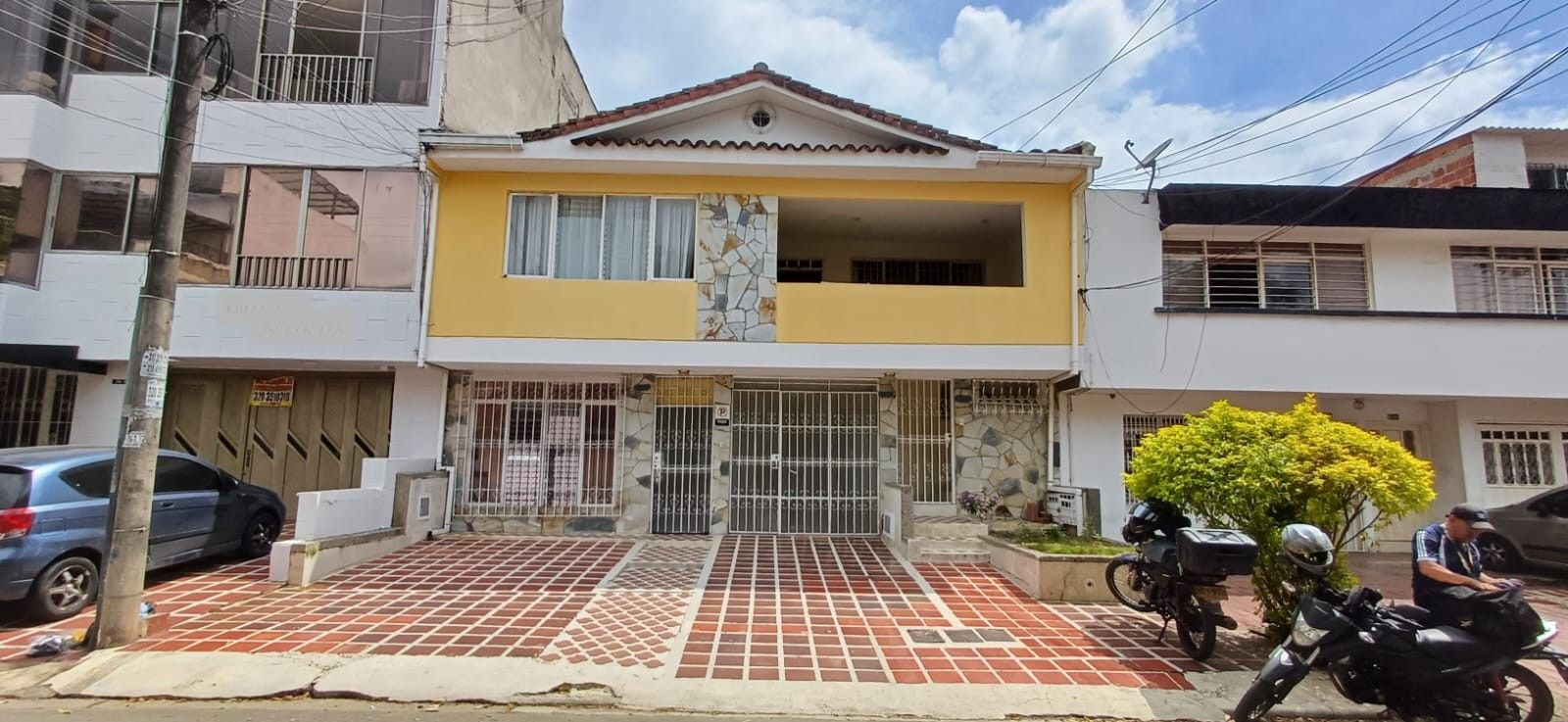 Casa en venta Valle Del Cauca Cali El Gran Limonar - Cataya 350 m2 Habitaciones 9 Baños 4 Garajes 3 Precio $850000000