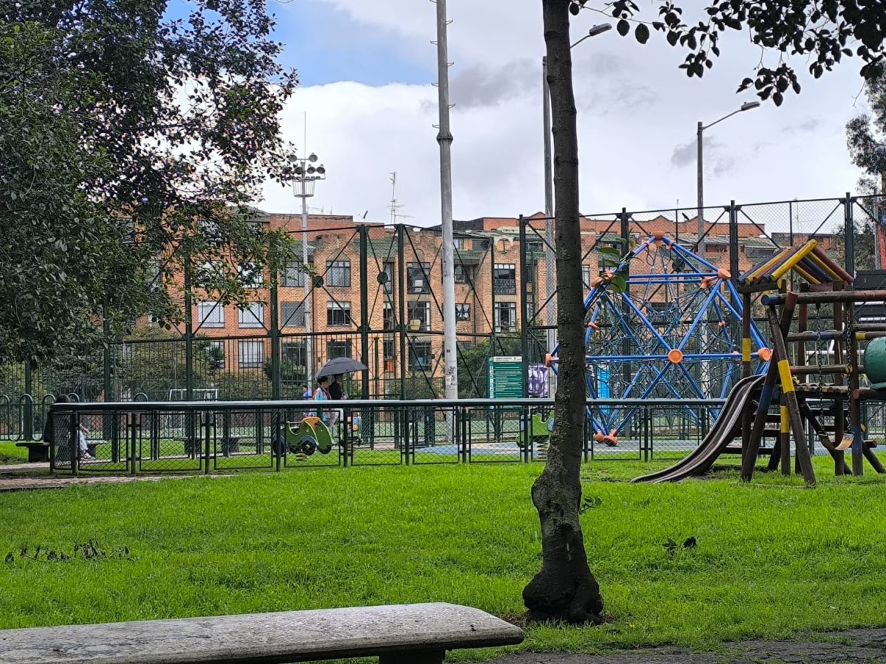 Apartamento en arriendo Cundinamarca Bogotá Quinta Paredes 75 m2 Habitaciones 3 Baños 2 Garajes 1 Precio $2650000