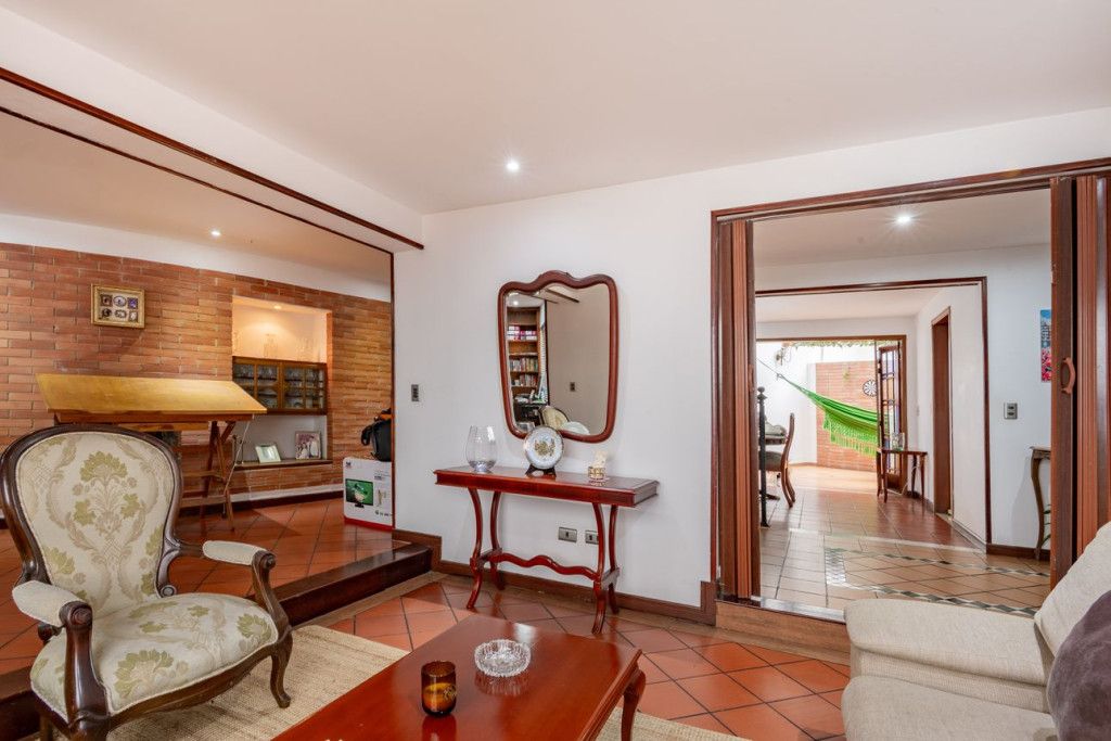 Casa en venta Cundinamarca Bogotá Cedritos 141 m2 Habitaciones 4 Baños 4 Garajes 2 Precio $980000000