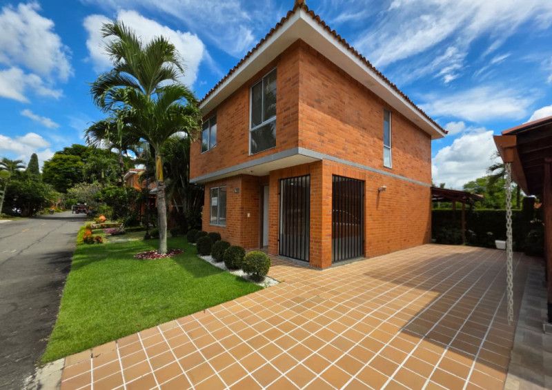 Casa en venta Valle Del Cauca Jamundí Ub Los Anturios 210 m2 Habitaciones 3 Baños 3 Garajes 2 Precio $494000000