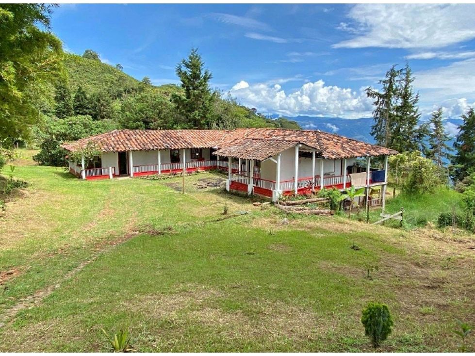 Finca en venta Antioquia Fredonia Fredonia 315 m2 Habitaciones 4 Baños 5 Garajes 4 Precio $490000000