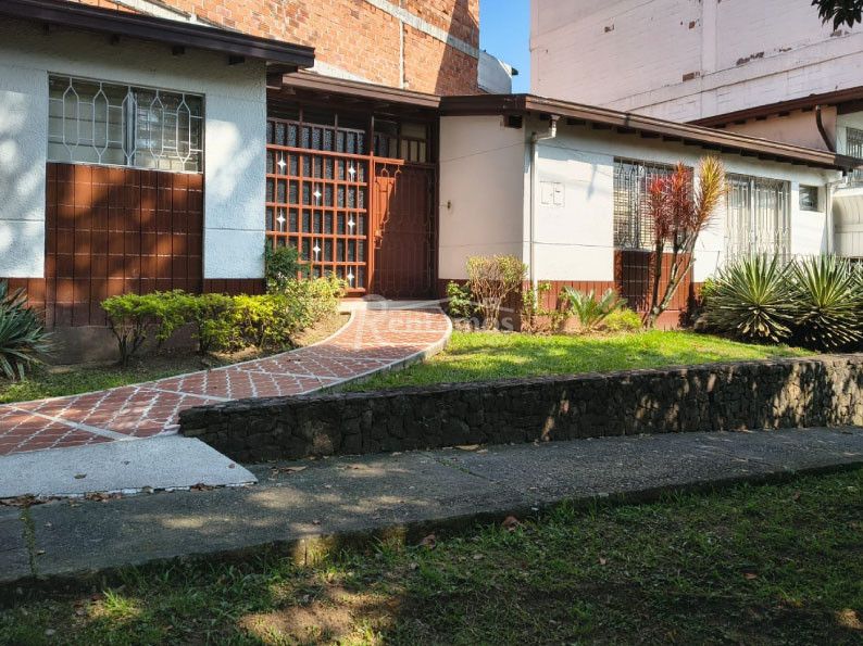 Casa en venta Antioquia Medellín Las Acacias 210 m2 Habitaciones 3 Baños 3 Garajes 1 Precio $1800000000