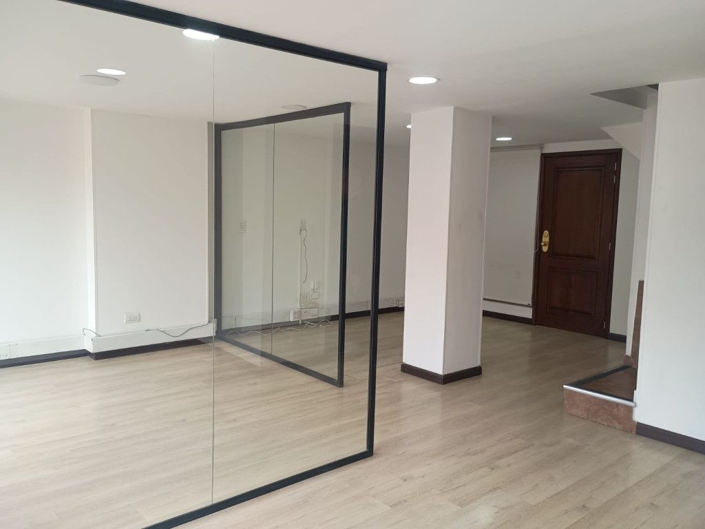 Oficina en arriendo Cundinamarca Bogotá Chicó Norte 94 m2 Habitaciones 0 Baños 2 Garajes 2 Precio $6157200