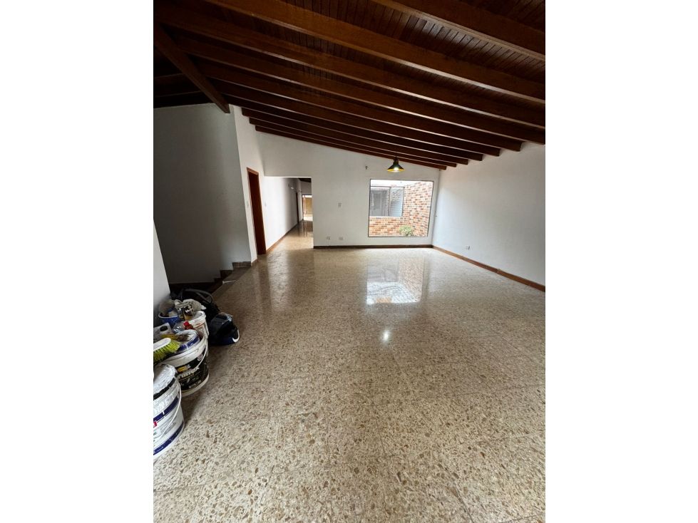 Apartamento en arriendo Antioquia Medellín La Castellana 270 m2 Habitaciones 4 Baños 3 Garajes 1 Precio $7300000