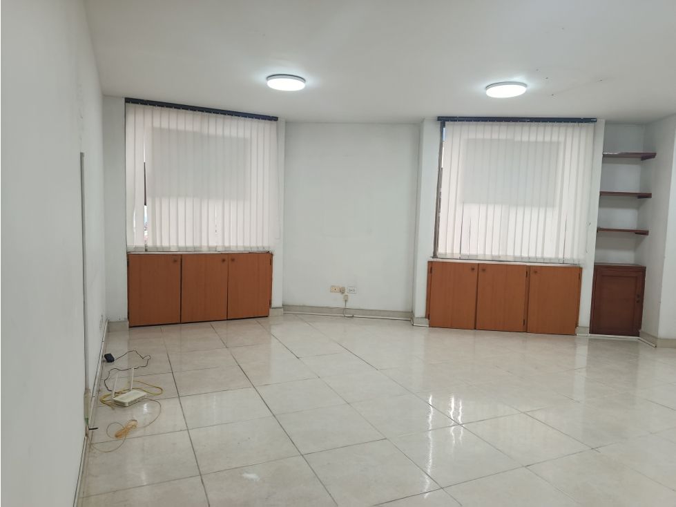 Oficina en arriendo Caldas Manizales Manizales 42 m2 Habitaciones 0 Baños 1 Garajes 1 Precio $2190000