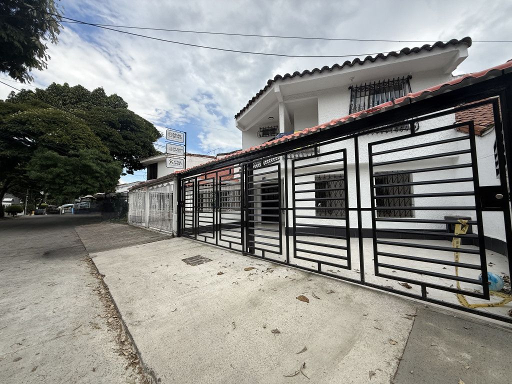 Casa en arriendo Valle Del Cauca Cali Nueva Tequendama 120 m2 Habitaciones 4 Baños 3 Garajes 2 Precio $4720000