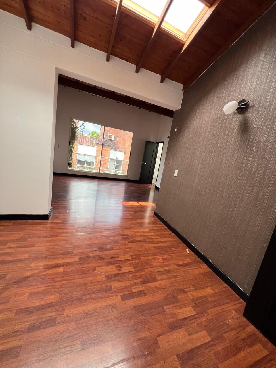 Casa en arriendo o venta Antioquia Envigado Asd 186 m2 Habitaciones 4 Baños 4 Garajes 1 Precio venta $1300000000 Precio arriendo $7318000