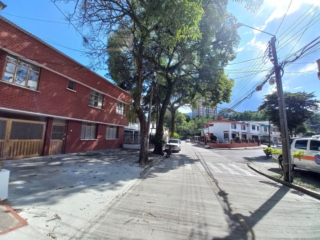 Casa en venta Tolima Ibagué Castellana 400 m2 Habitaciones 8 Baños 3 Garajes 1 Precio $750000000