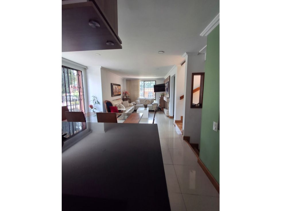 Casa en arriendo Cundinamarca Bogotá Mallorca 166 m2 Habitaciones 4 Baños 4 Garajes 2 Precio $5500000