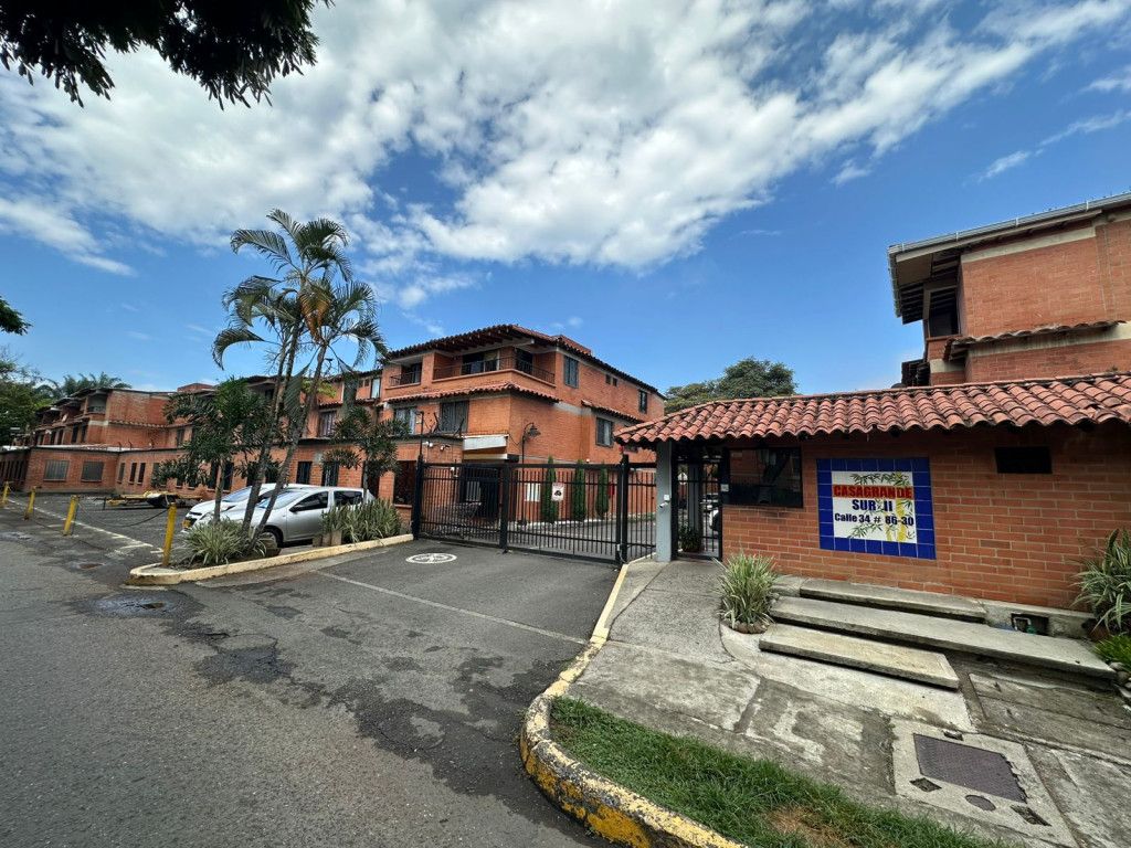 Casa en arriendo Valle Del Cauca Cali Lili 160 m2 Habitaciones 3 Baños 3 Garajes 1 Precio $2220000