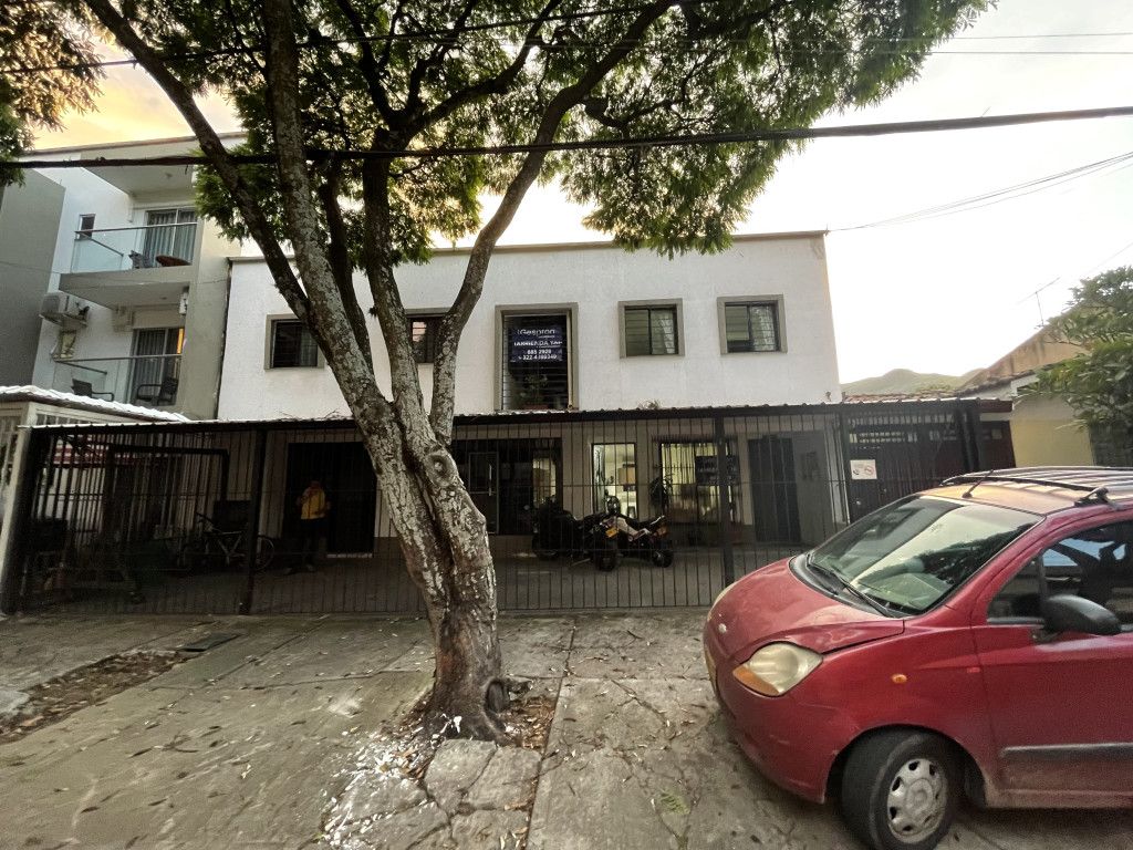 Apartaestudio en arriendo Valle Del Cauca Cali La Flora 30 m2 Habitaciones 1 Baños 1 Garajes 0 Precio $1210000