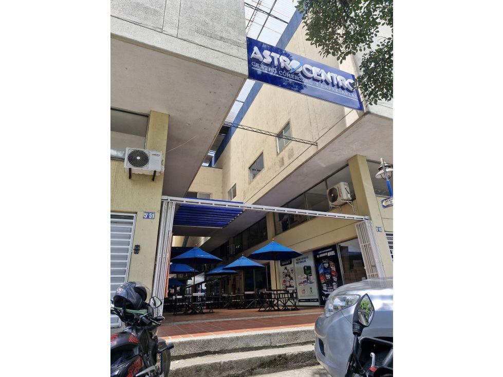 Oficina en arriendo Valle Del Cauca Cali San Vicente 128 m2 Habitaciones 0 Baños 4 Garajes 3 Precio $6700000