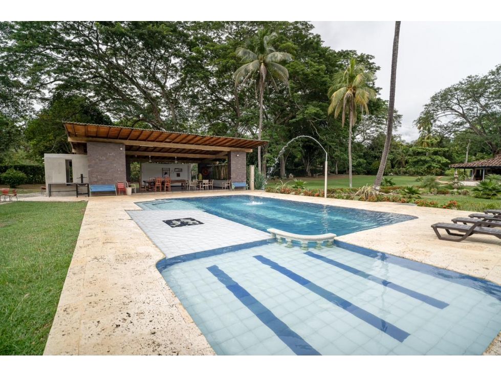 Finca en venta Antioquia Santafé De Antioquia Santafé De Antioquia 507 m2 Habitaciones 8 Baños 6 Garajes 20 Precio $3200000000