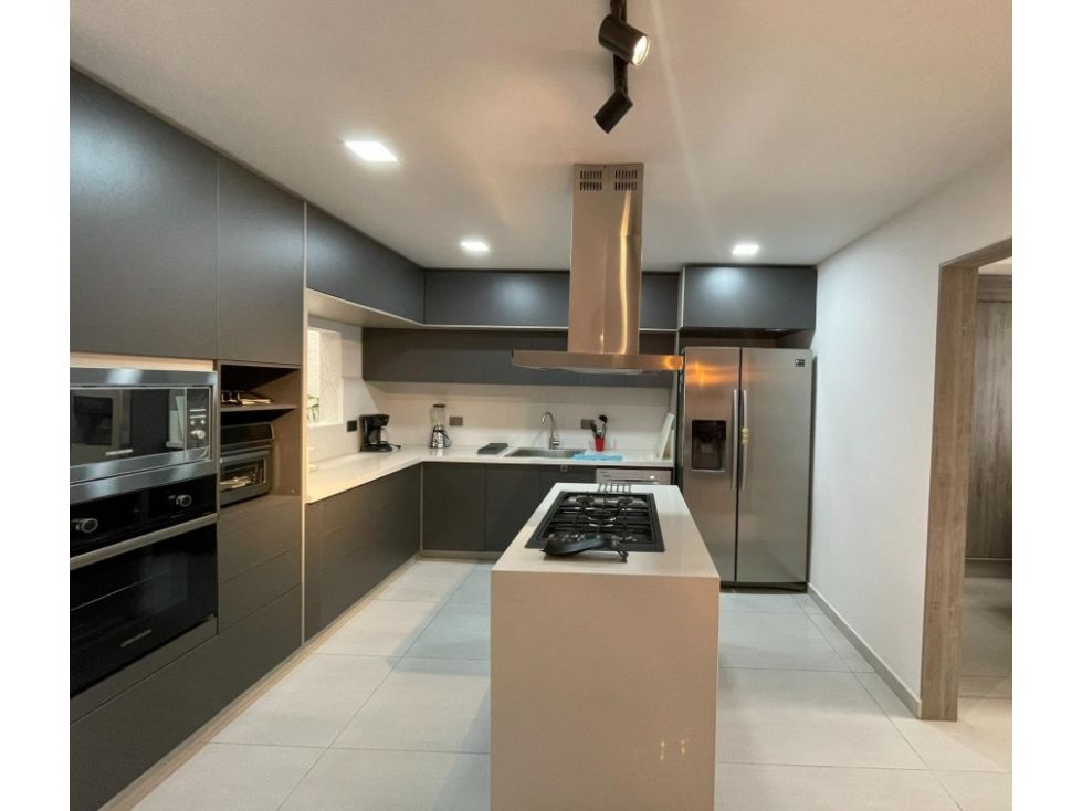 Casa en venta Valle Del Cauca Cali Urbanización La Flora 300 m2 Habitaciones 4 Baños 2 Garajes 2 Precio $925000000