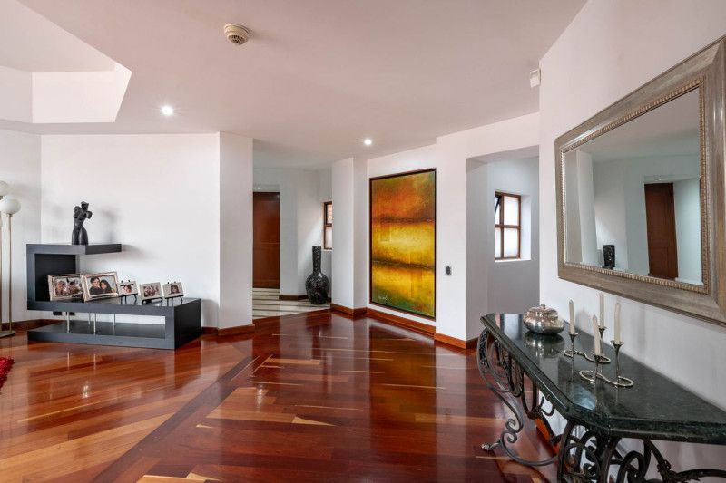 Apartamento en venta Cundinamarca Bogotá San Patricio 378 m2 Habitaciones 5 Baños 4 Garajes 3 Precio $2900000000