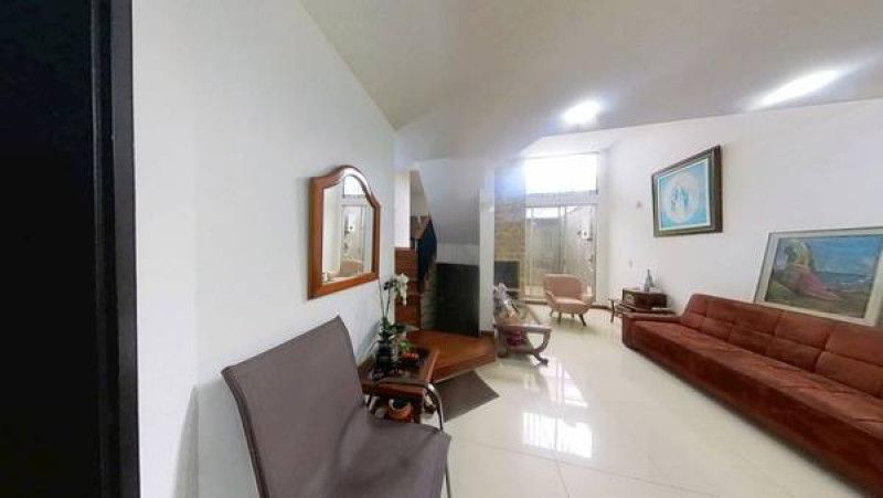 Casa en venta Cundinamarca Chía Las Aguas 198 m2 Habitaciones 5 Baños 5 Garajes 2 Precio $730000000