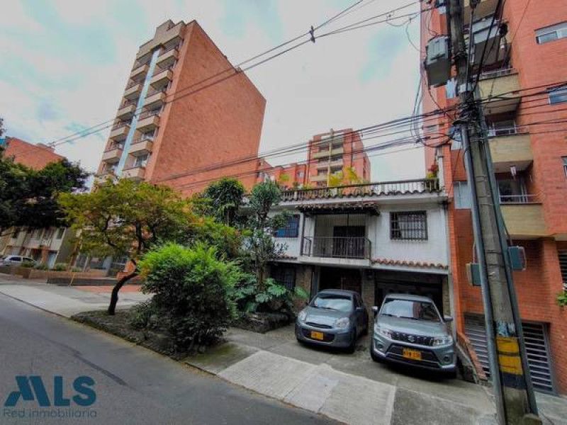 Casa en venta Antioquia Medellín San Joaquin 700 m2 Habitaciones 6 Baños 4 Garajes 1 Precio $2000000000