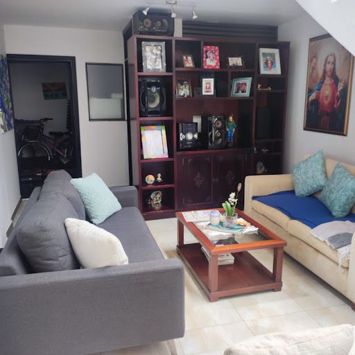 Casa en arriendo Cundinamarca Bogotá Santa Sofía 180 m2 Habitaciones 4 Baños 3 Garajes 1 Precio $3800000