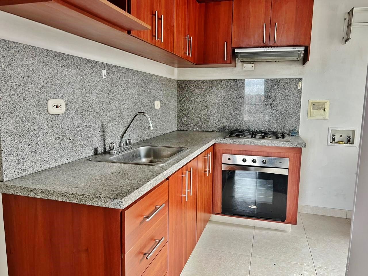 Apartamento en venta Cundinamarca Bogotá Ub Castilla Real 62 m2 Habitaciones 3 Baños 2 Garajes 1 Precio $320000000