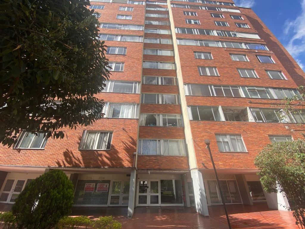 Apartamento en venta Cundinamarca Bogotá Gran América 118 m2 Habitaciones 3 Baños 2 Garajes 0 Precio $540000000