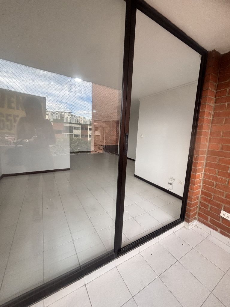 Apartamento en venta Valle Del Cauca Cali Bosques Del Limonar 102 m2 Habitaciones 3 Baños 3 Garajes 1 Precio $375000000