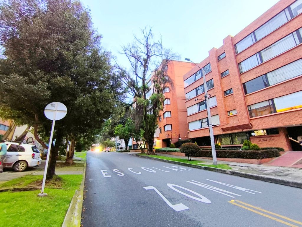 Apartamento en venta Cundinamarca Bogotá Bella Suiza 140 m2 Habitaciones 2 Baños 3 Garajes 2 Precio $780000000