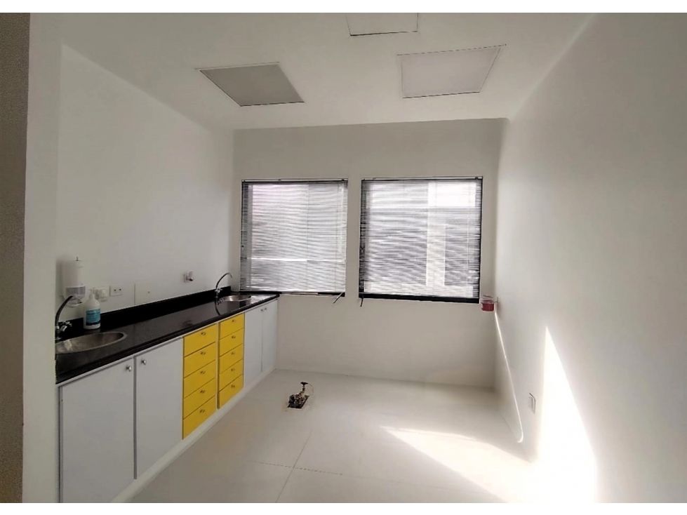 Consultorio en arriendo Caldas Manizales Ub Camino De La Palma Real 16 m2 Habitaciones 0 Baños 1 Garajes 0 Precio $1700000