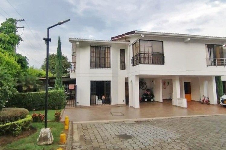 Casa en arriendo Valle Del Cauca Cali Ciudadela Pasoancho 250 m2 Habitaciones 4 Baños 4 Garajes 2 Precio $4400000