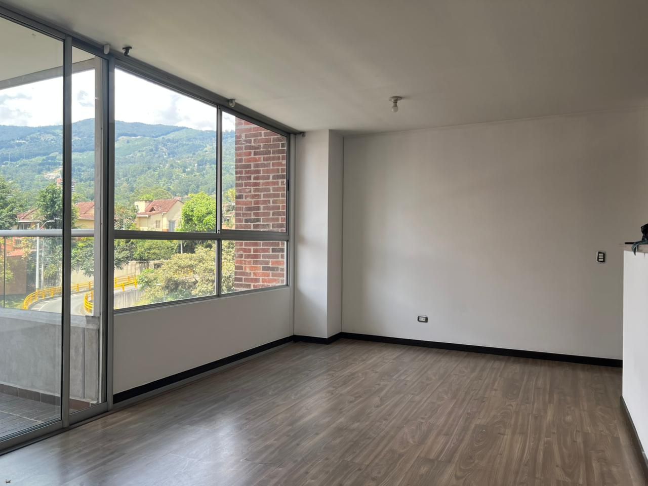 Apartamento en arriendo Antioquia Envigado Loma Del Atravesado 85 m2 Habitaciones 2 Baños 2 Garajes 1 Precio $4150000
