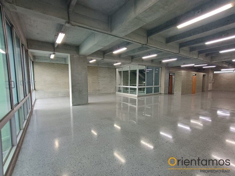 Local en arriendo Antioquia Medellín Guayabal 214 m2 Habitaciones 0 Baños 2 Garajes 0 Precio $12921060