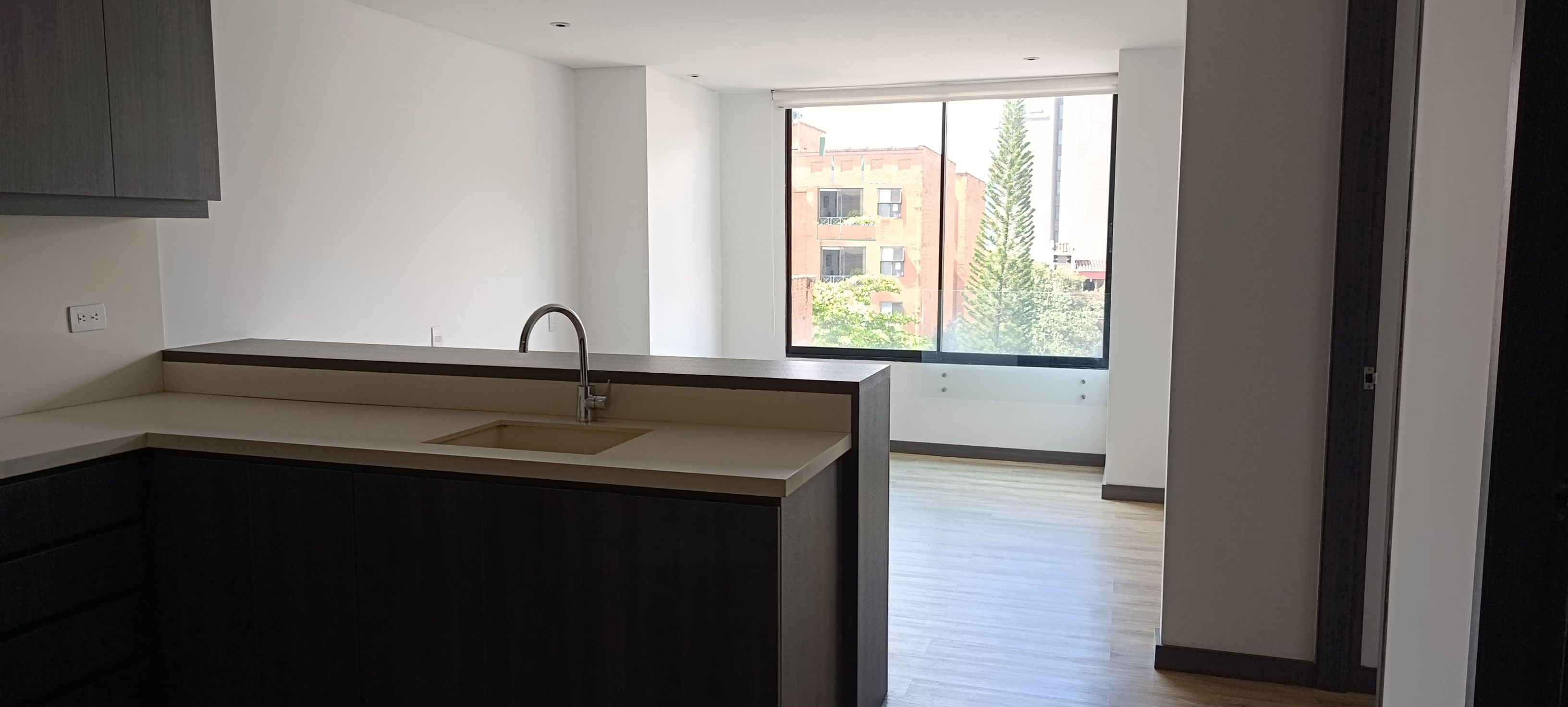 Apartaestudio en arriendo Antioquia Medellín Manila 55 m2 Habitaciones 1 Baños 2 Garajes 1 Precio $4200000