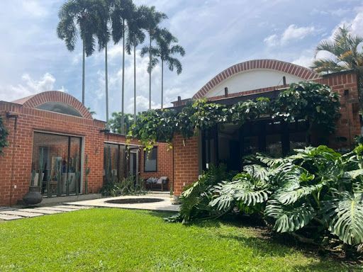 Casa Campestre en arriendo Risaralda Pereira Sector Galeria Central 350 m2 Habitaciones 4 Baños 5 Garajes 1 Precio $9500000