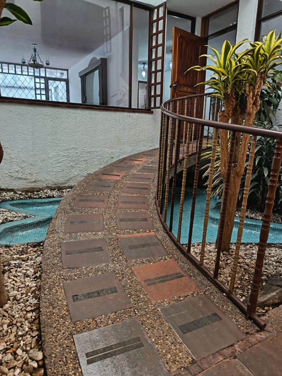 Casa en arriendo Cundinamarca Bogotá El Batan - Edif Batan 261 m2 Habitaciones 4 Baños 4 Garajes 2 Precio $4000000