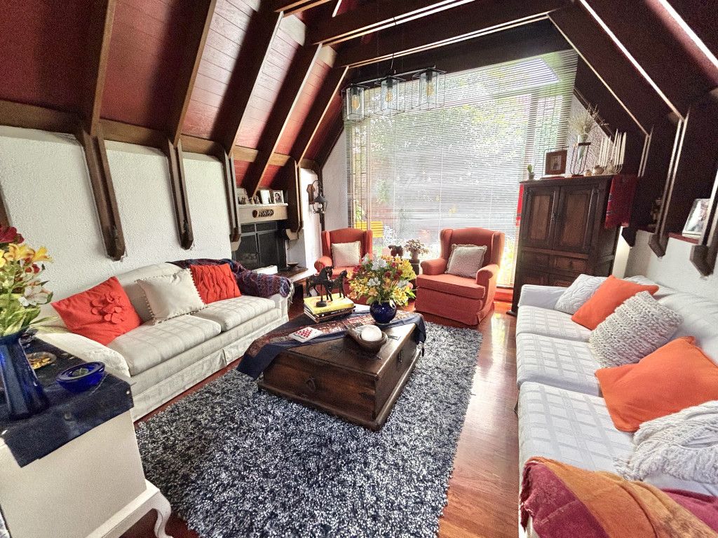 Casa en venta Cundinamarca Bogotá Santa Barbara Central 252 m2 Habitaciones 4 Baños 4 Garajes 3 Precio $2950000000