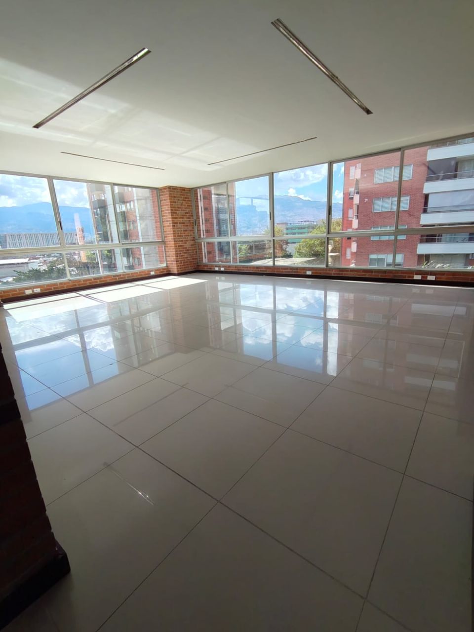 Oficina en arriendo Antioquia Medellín San Diego 64 m2 Habitaciones 0 Baños 1 Garajes 0 Precio $6021400
