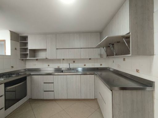 Casa en arriendo Antioquia Medellín La Linde 220 m2 Habitaciones 3 Baños 4 Garajes 2 Precio $8000000