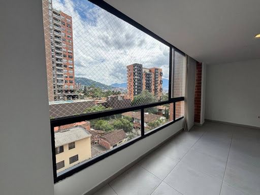 Apartamento en arriendo Antioquia Envigado La Inmaculada 110 m2 Habitaciones 3 Baños 2 Garajes 1 Precio $4000000