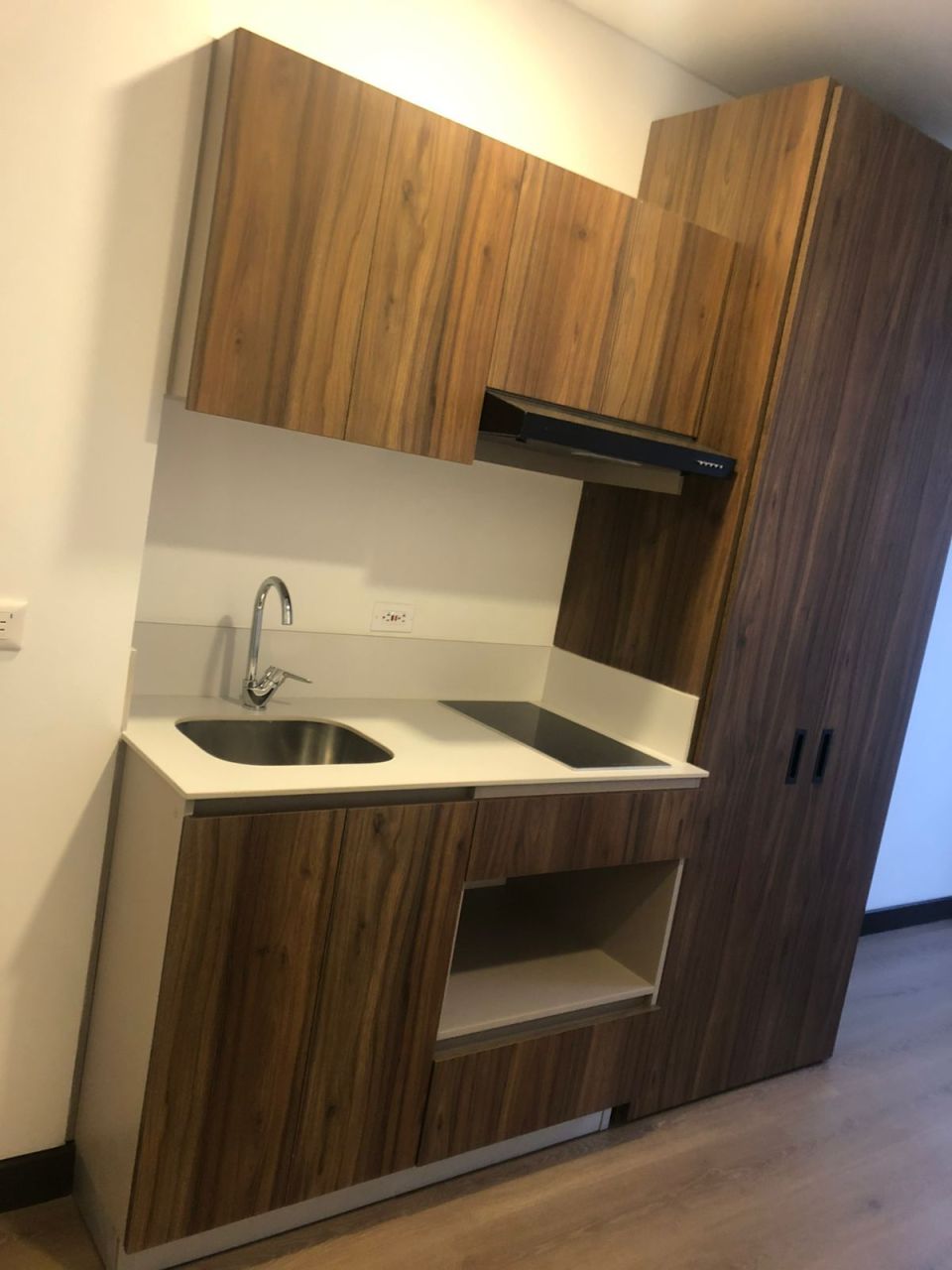 Apartaestudio en arriendo Cundinamarca Bogotá Nuevo Contry 19 m2 Habitaciones 1 Baños 1 Garajes 0 Precio $1800000