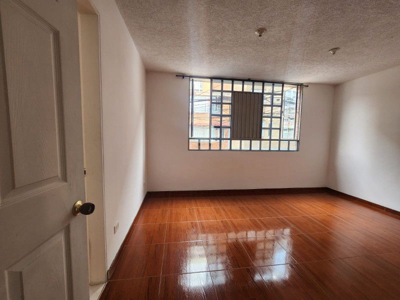 Apartamento en arriendo Cundinamarca Bogotá Paris 55 m2 Habitaciones 3 Baños 1 Garajes 0 Precio $1600000