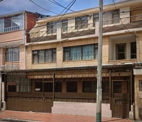 Casa en venta Cundinamarca Bogotá Ciudad Berna 475 m2 Habitaciones 6 Baños 5 Garajes 2 Precio $1150000000